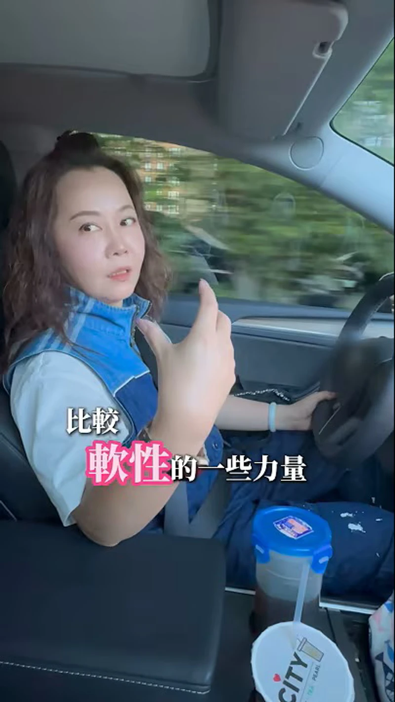 女生在工程圈講話會有份量嗎？！#夏日冰盾 #隔熱塗料 #鐵皮屋 #溫差相差15度 #隔熱二姐